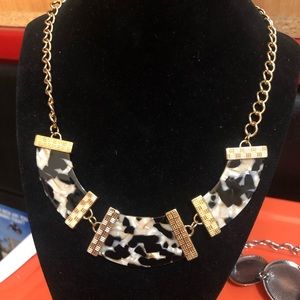 Paparazzi Statement necklaces $4.00 each sets